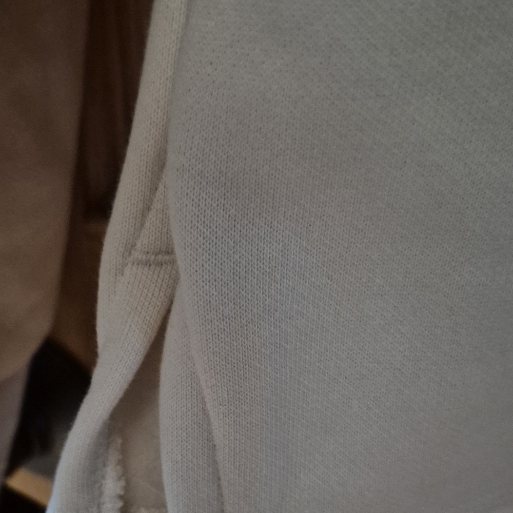 Puma Women's Medium Cream Patch Logo Crewneck Sweatshirt NWT - Picture 6 of 7